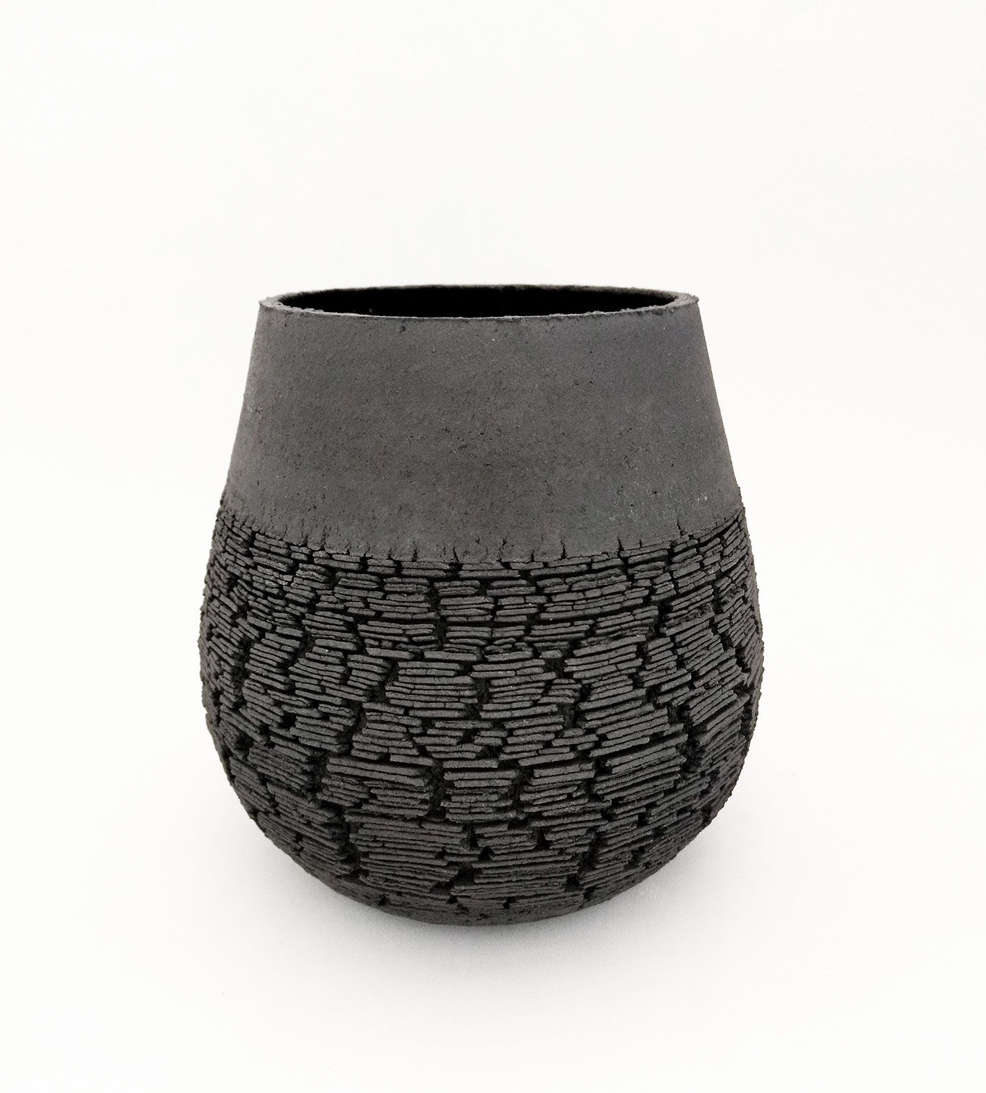 Handmade ceramic vase Yvette Hoffmann Design