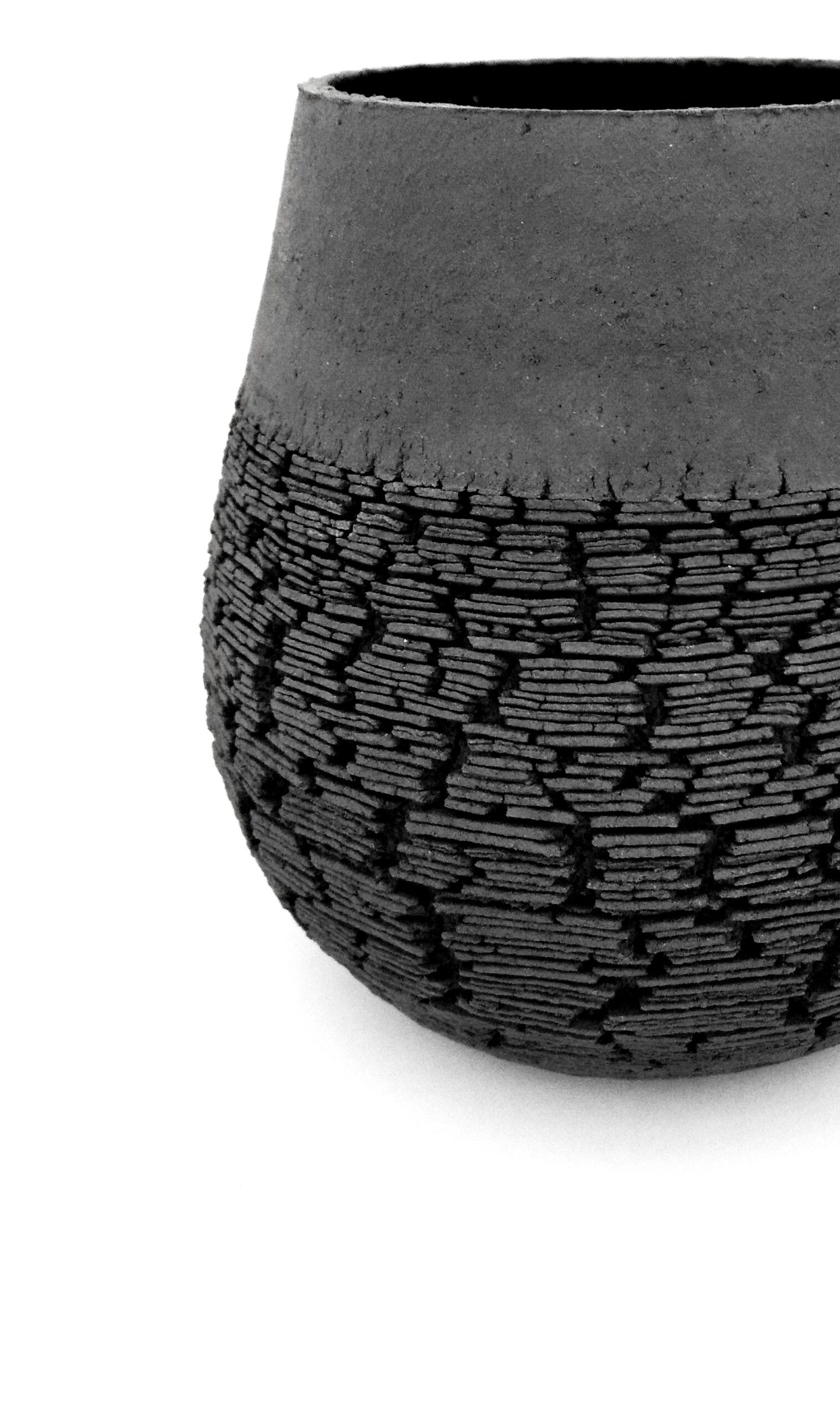 Handmade ceramic vase Yvette Hoffmann Design