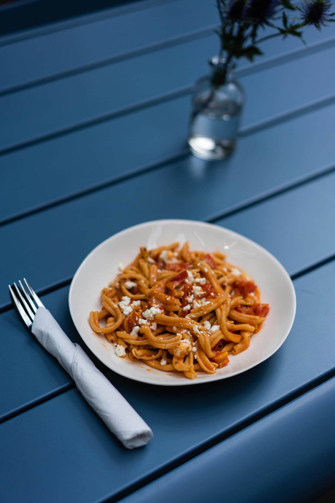 Handmade porcelain tableware Restaurant Im Kuenstlerhaus Yvette Hoffmann Design