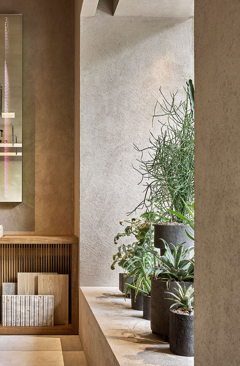 Planter for Holzrausch Showroom Munich Photos by Oliver Jaist